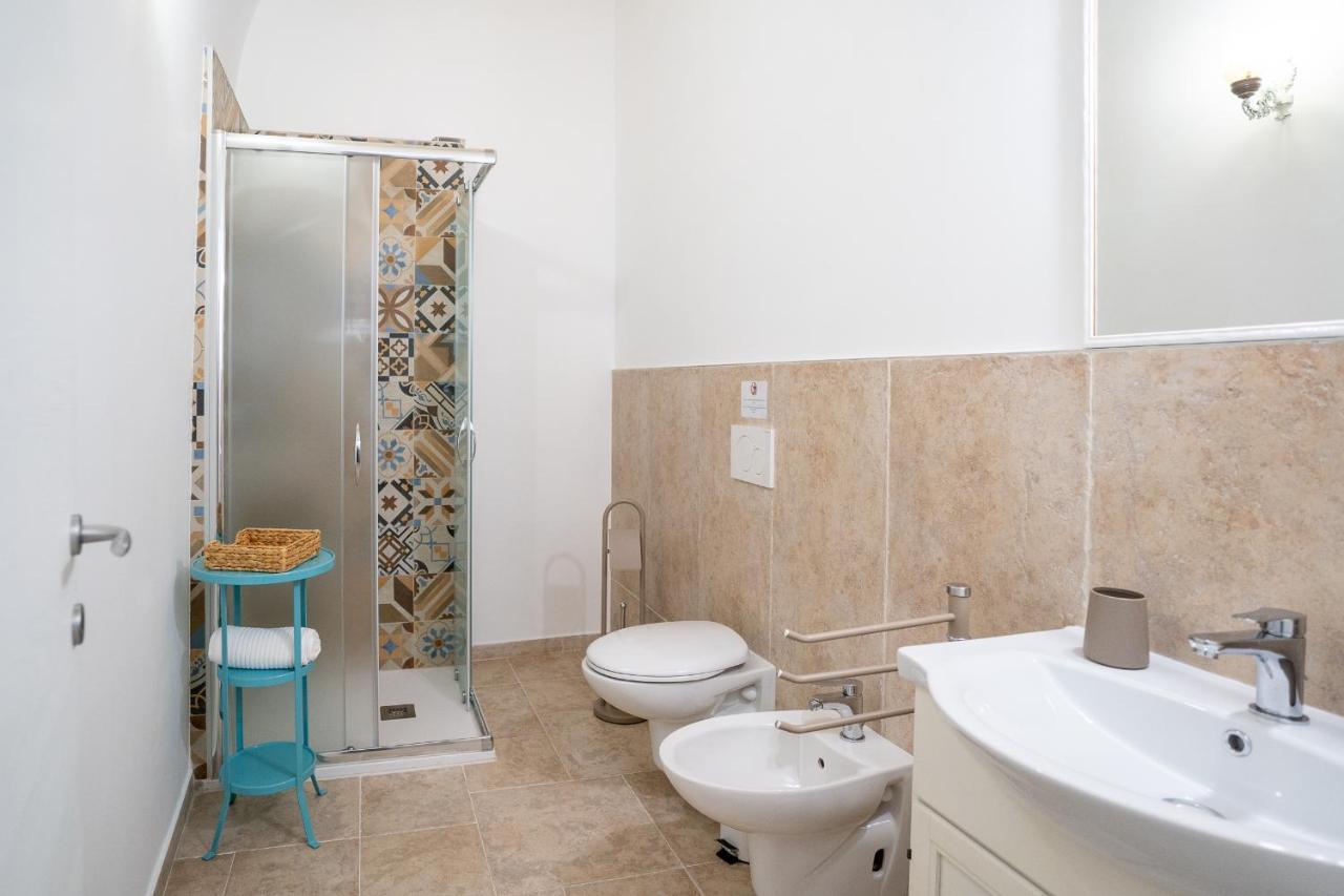 Corte Pietrantica - Charming Rooms & Suites Giovinazzo Exteriör bild