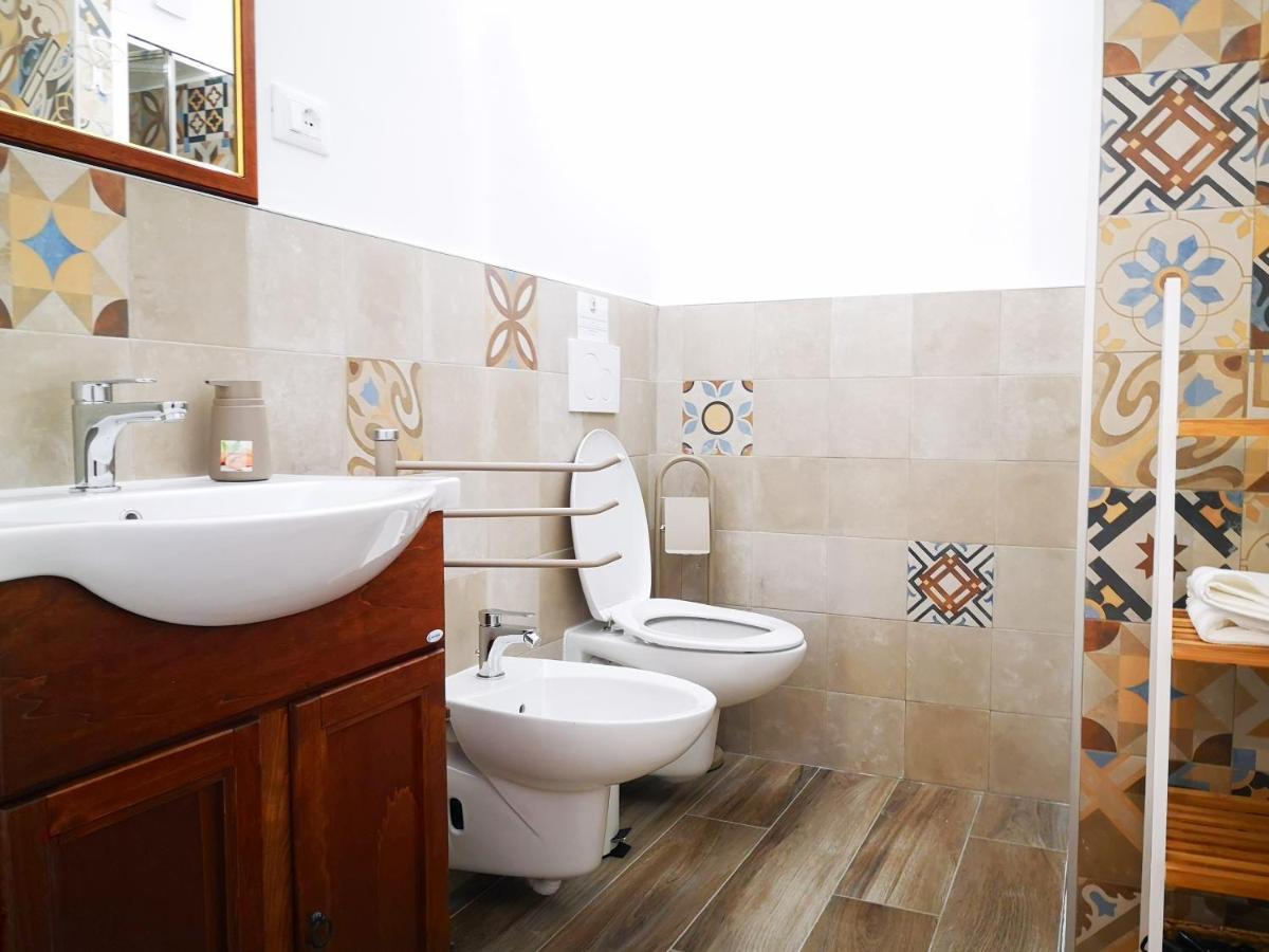 Corte Pietrantica - Charming Rooms & Suites Giovinazzo Exteriör bild