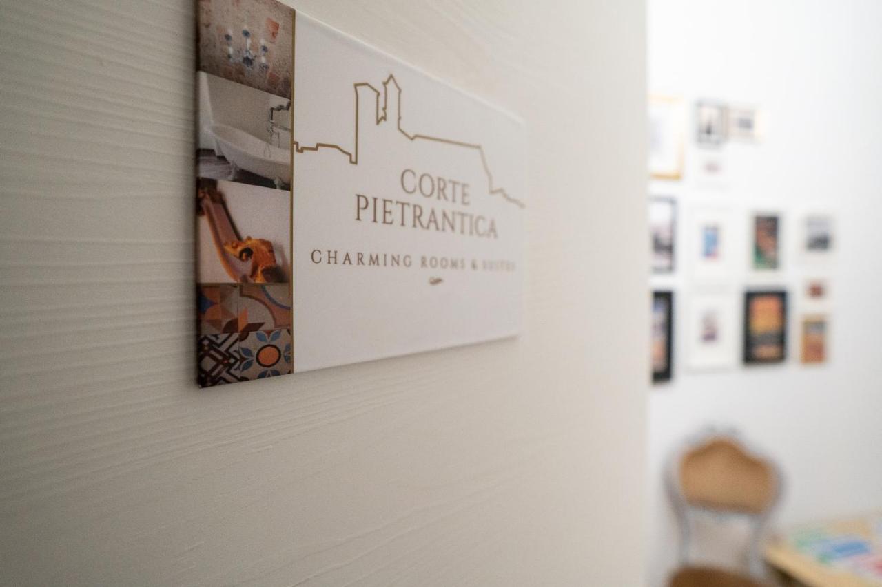 Corte Pietrantica - Charming Rooms & Suites Giovinazzo Exteriör bild