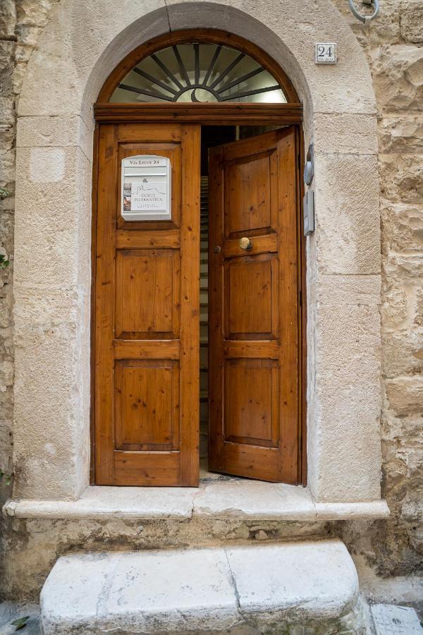 Corte Pietrantica - Charming Rooms & Suites Giovinazzo Exteriör bild