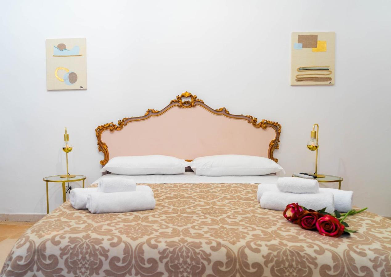 Corte Pietrantica - Charming Rooms & Suites Giovinazzo Exteriör bild