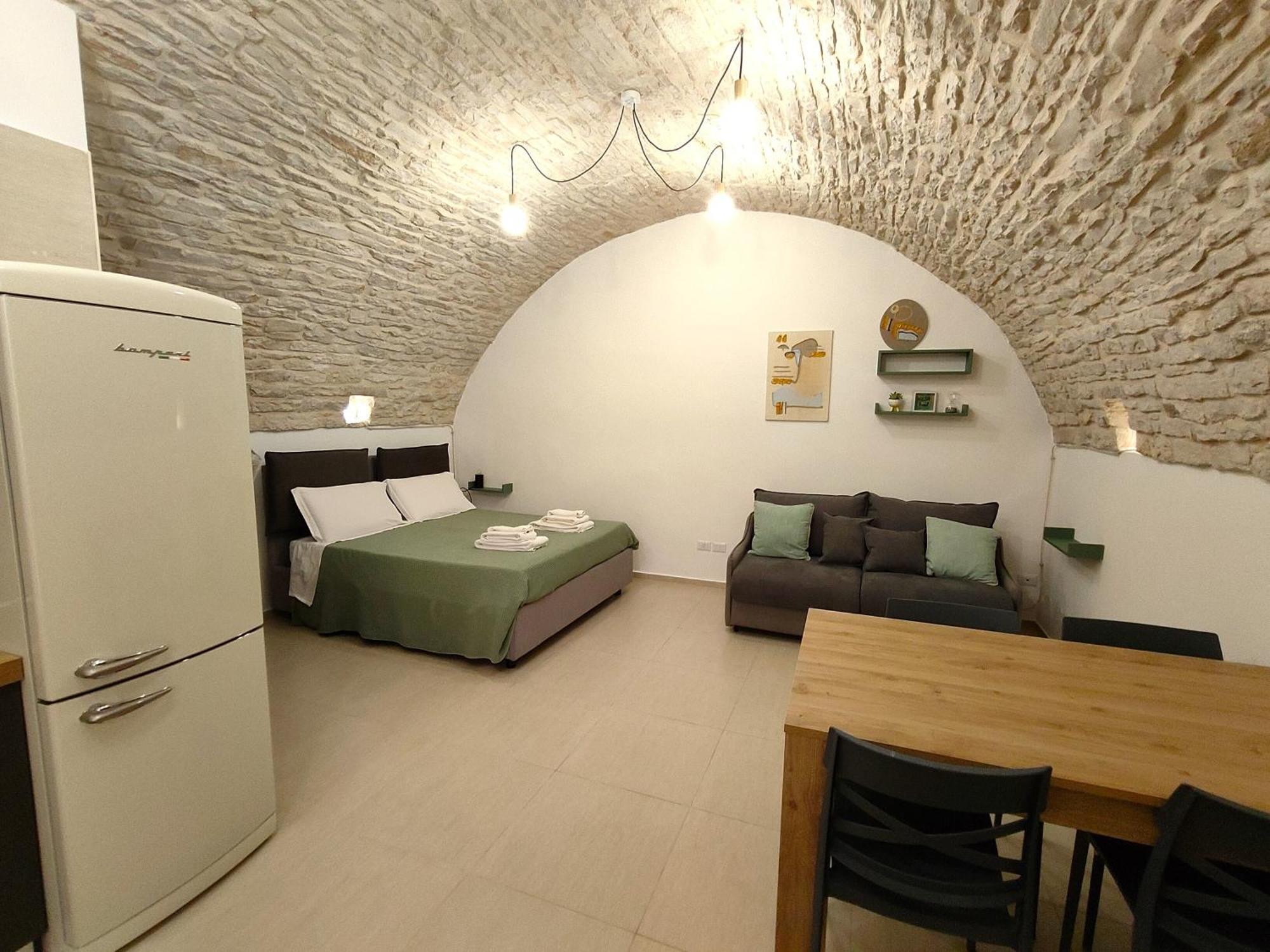 Corte Pietrantica - Charming Rooms & Suites Giovinazzo Exteriör bild